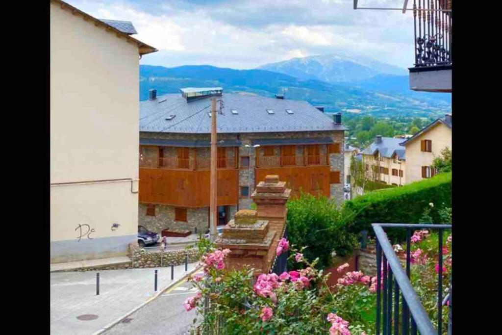 Puigcerda Centro. Acogedor Apartament En El Pueblo Exteriör bild