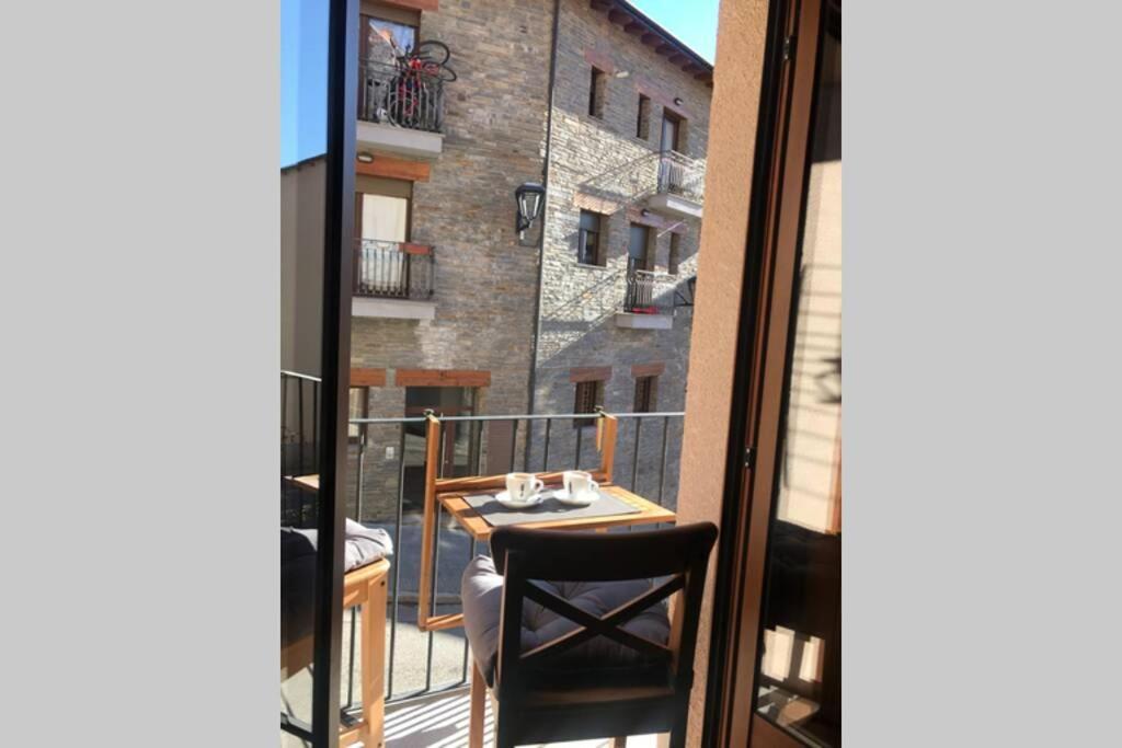 Puigcerda Centro. Acogedor Apartament En El Pueblo Exteriör bild